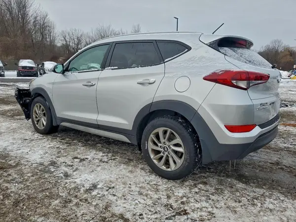 KM8J3CA4XHU520107 2017 HYUNDAI TUCSON - Image 2