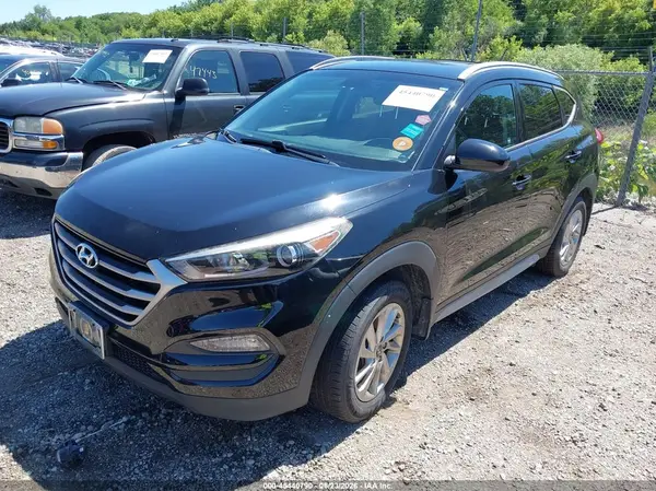 KM8J3CA4XHU520270 2017 HYUNDAI TUCSON - Image 2