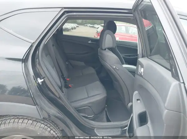 KM8J3CA4XHU520298 2017 HYUNDAI TUCSON - Image 8