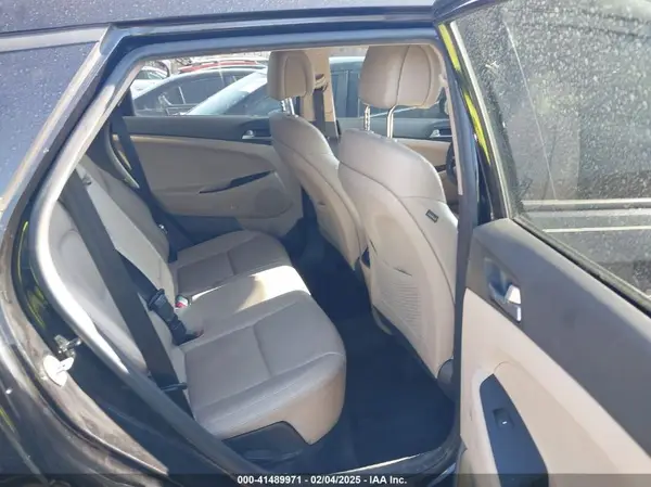 KM8J3CA4XHU522553 2017 HYUNDAI TUCSON - Image 8