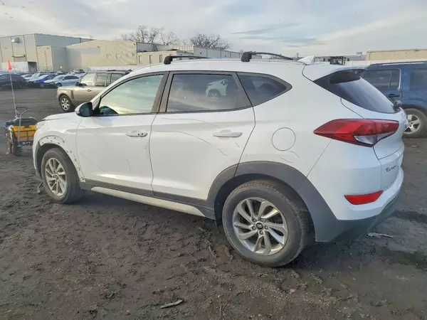 KM8J3CA4XHU526568 2017 HYUNDAI TUCSON - Image 2