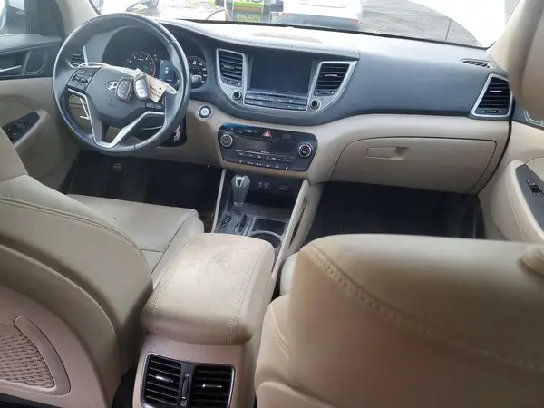 KM8J3CA4XHU526568 2017 HYUNDAI TUCSON - Image 8