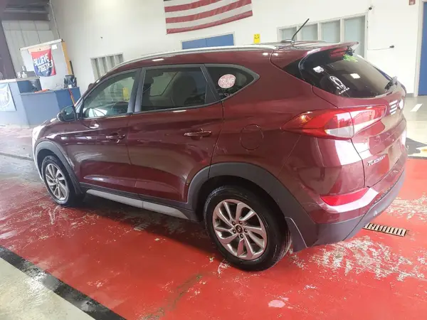KM8J3CA4XHU532449 2017 HYUNDAI TUCSON - Image 2