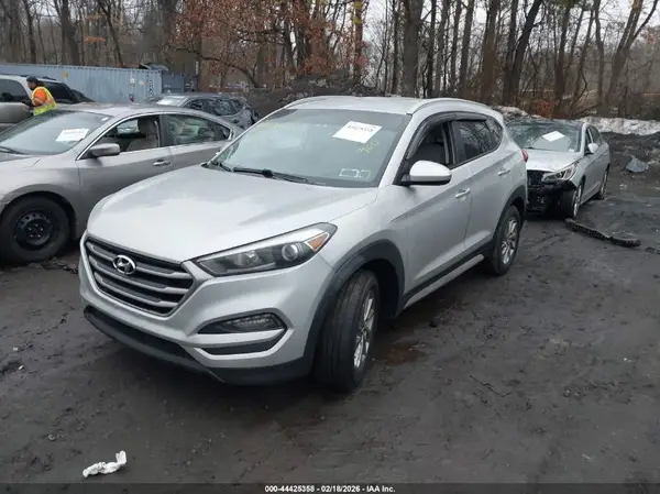 KM8J3CA4XHU546576 2017 HYUNDAI TUCSON - Image 2
