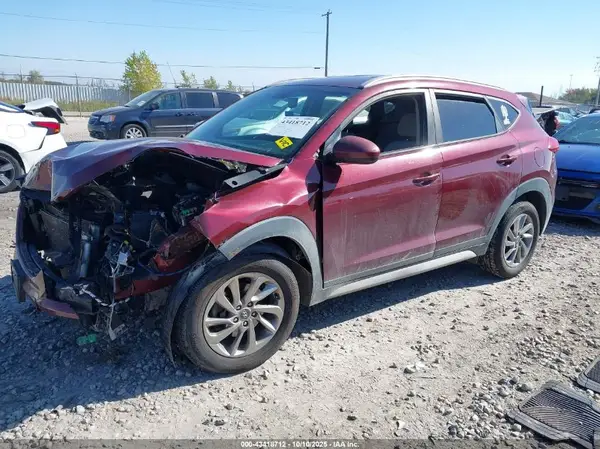 KM8J3CA4XJU597727 2018 HYUNDAI TUCSON - Image 2