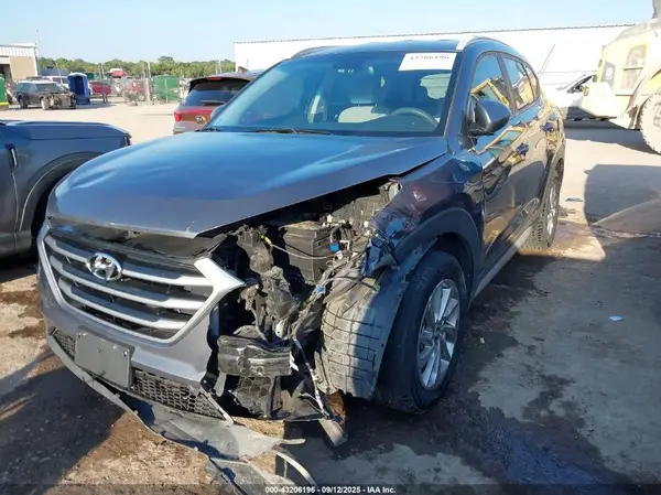 KM8J3CA4XJU598215 2018 HYUNDAI TUCSON - Image 2