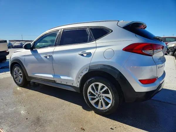 KM8J3CA4XJU603767 2018 HYUNDAI TUCSON - Image 2