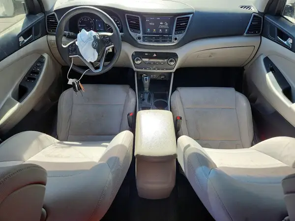 KM8J3CA4XJU603767 2018 HYUNDAI TUCSON - Image 8
