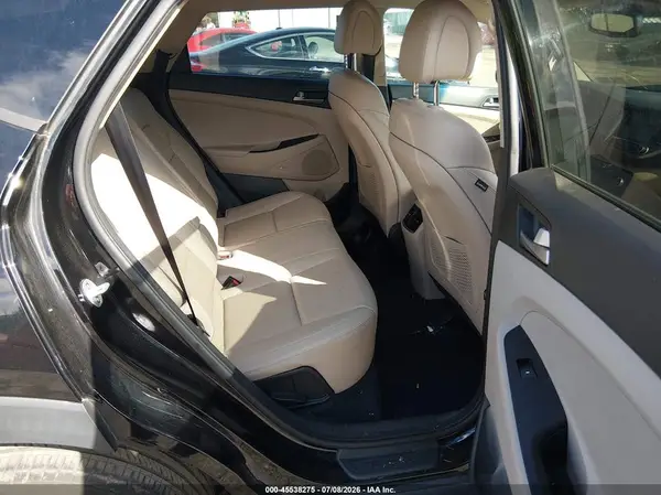 KM8J3CA4XJU618088 2018 HYUNDAI TUCSON - Image 8