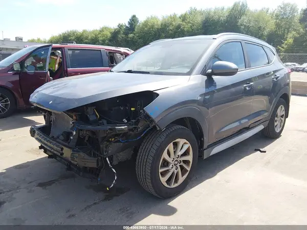 KM8J3CA4XJU626255 2018 HYUNDAI TUCSON - Image 2