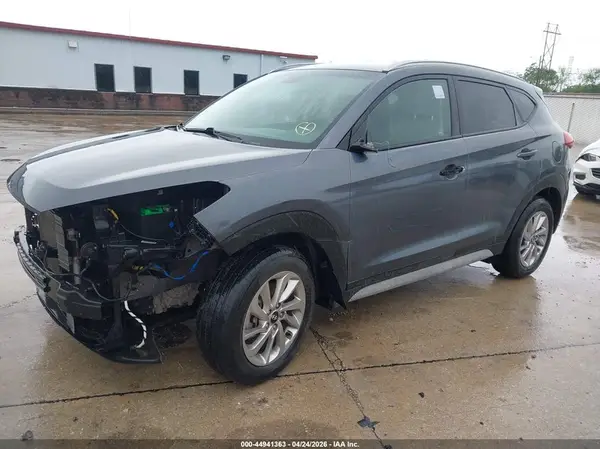 KM8J3CA4XJU640303 2018 HYUNDAI TUCSON - Image 2