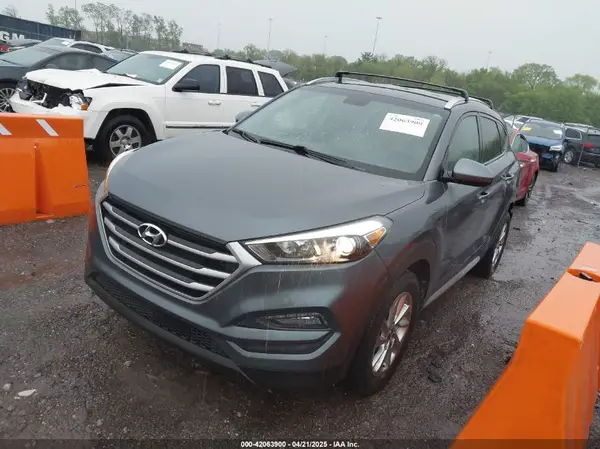 KM8J3CA4XJU640429 2018 HYUNDAI TUCSON - Image 2