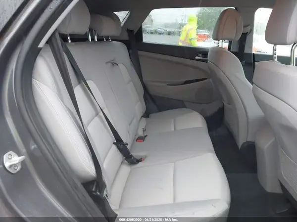 KM8J3CA4XJU640429 2018 HYUNDAI TUCSON - Image 8