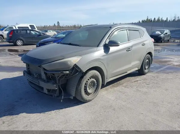 KM8J3CA4XJU650314 2018 HYUNDAI TUCSON - Image 2