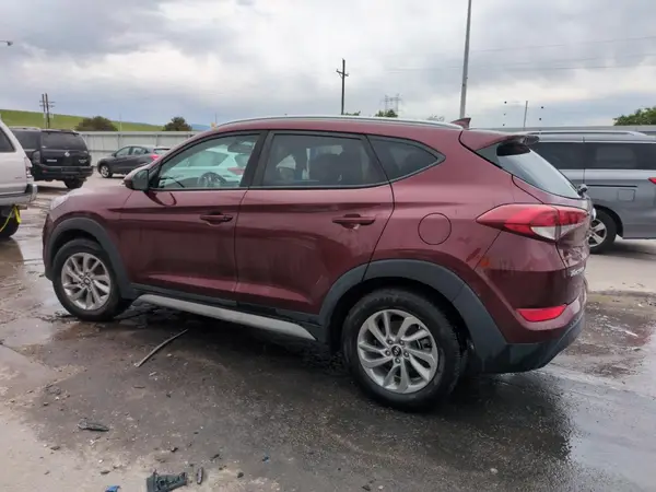 KM8J3CA4XJU653116 2018 HYUNDAI TUCSON - Image 2