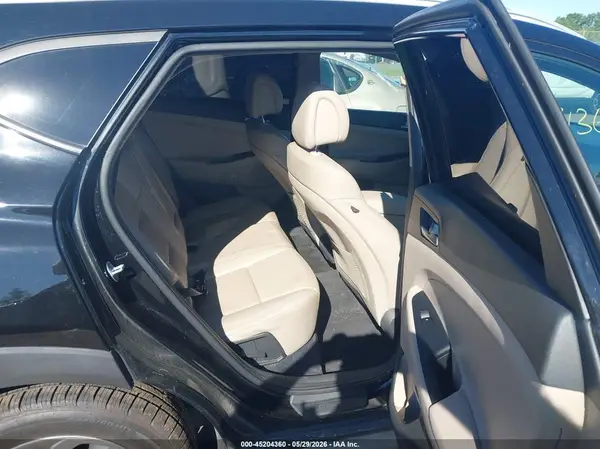 KM8J3CA4XJU653424 2018 HYUNDAI TUCSON - Image 8