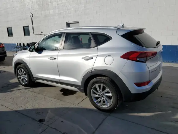 KM8J3CA4XJU653472 2018 HYUNDAI TUCSON - Image 2