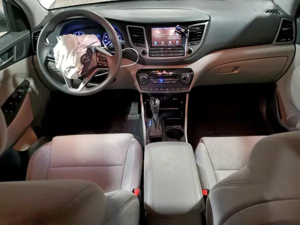 KM8J3CA4XJU654749 2018 HYUNDAI TUCSON - Image 8