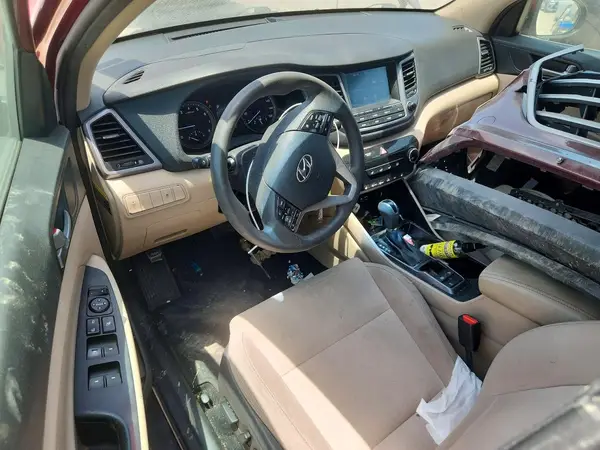KM8J3CA4XJU658283 2018 HYUNDAI TUCSON - Image 8