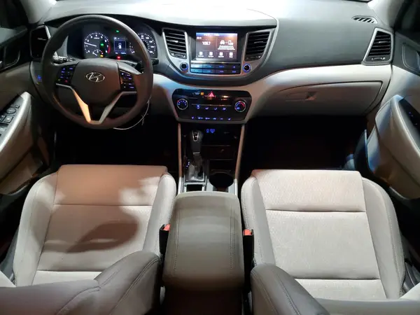 KM8J3CA4XJU666934 2018 HYUNDAI TUCSON - Image 8