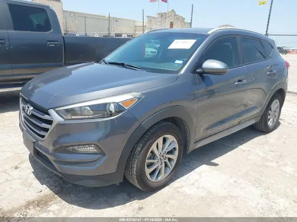 KM8J3CA4XJU667467 2018 HYUNDAI TUCSON - Image 2