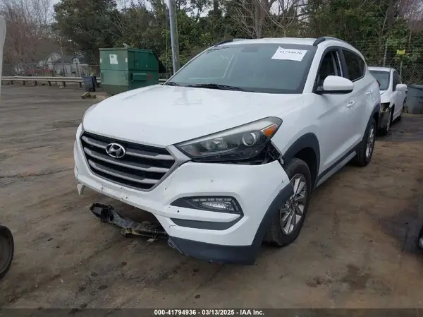 KM8J3CA4XJU670790 2018 HYUNDAI TUCSON - Image 2