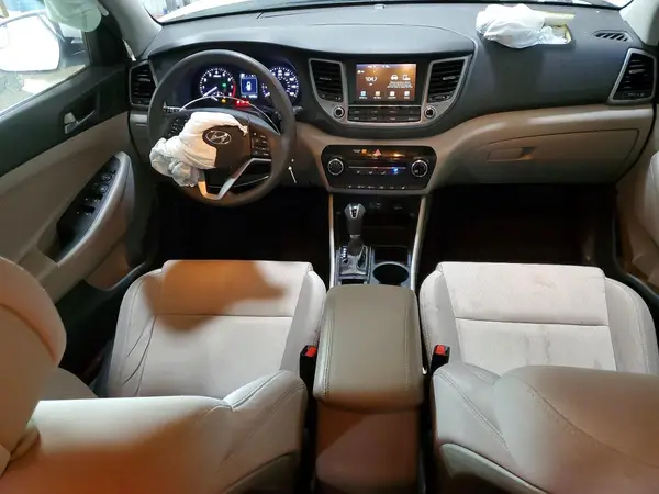 KM8J3CA4XJU677092 2018 HYUNDAI TUCSON - Image 8