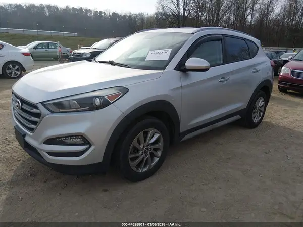 KM8J3CA4XJU681921 2018 HYUNDAI TUCSON - Image 2
