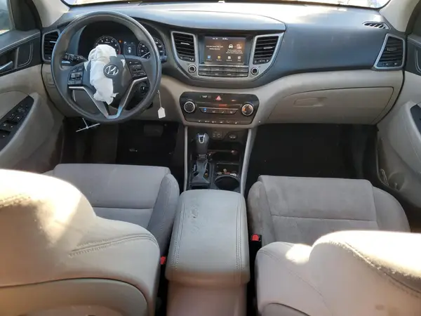 KM8J3CA4XJU685211 2018 HYUNDAI TUCSON - Image 8