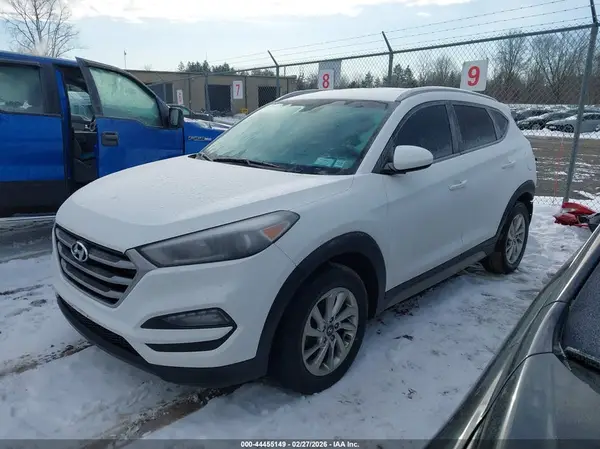KM8J3CA4XJU697956 2018 HYUNDAI TUCSON - Image 2