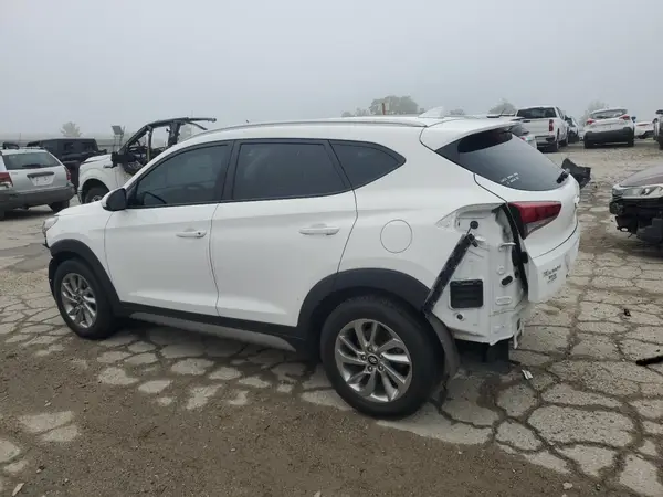 KM8J3CA4XJU702606 2018 HYUNDAI TUCSON - Image 2