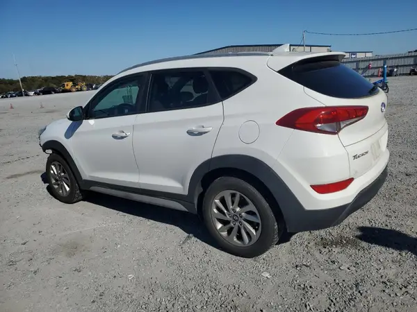 KM8J3CA4XJU707109 2018 HYUNDAI TUCSON - Image 2