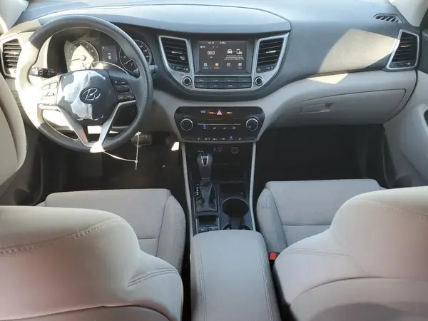 KM8J3CA4XJU707109 2018 HYUNDAI TUCSON - Image 8