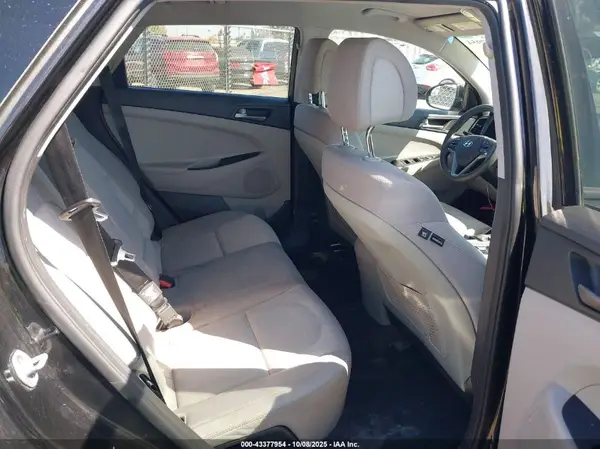KM8J3CA4XJU709488 2018 HYUNDAI TUCSON - Image 8
