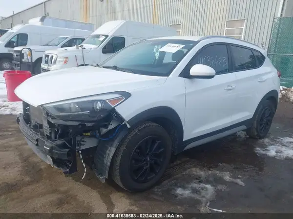 KM8J3CA4XJU712567 2018 HYUNDAI TUCSON - Image 2