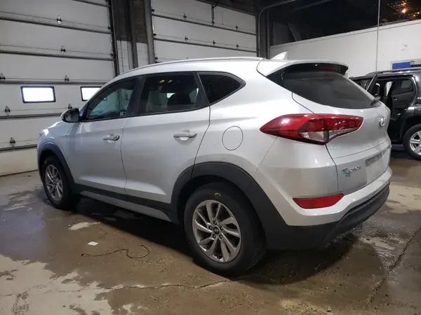 KM8J3CA4XJU716201 2018 HYUNDAI TUCSON - Image 2