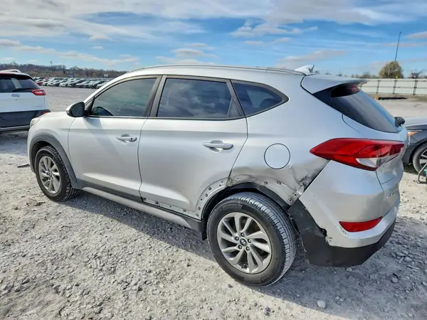 KM8J3CA4XJU717428 2018 HYUNDAI TUCSON - Image 2