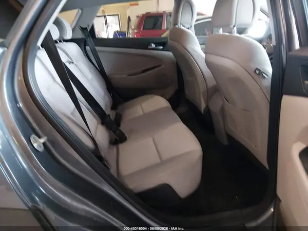 KM8J3CA4XJU718692 2018 HYUNDAI TUCSON - Image 8