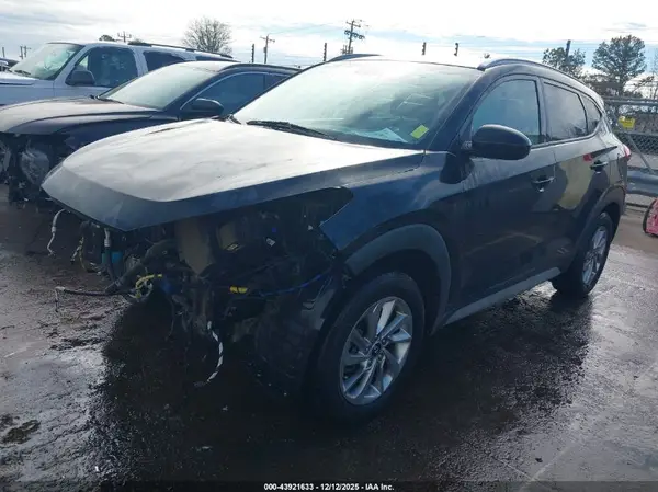 KM8J3CA4XJU719339 2018 HYUNDAI TUCSON - Image 2