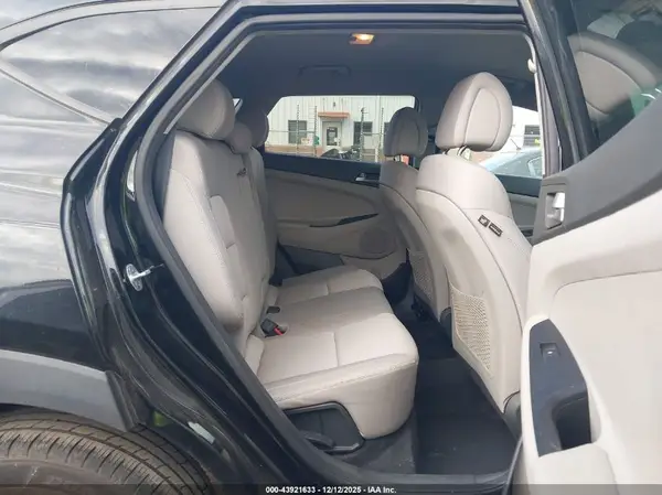KM8J3CA4XJU719339 2018 HYUNDAI TUCSON - Image 8