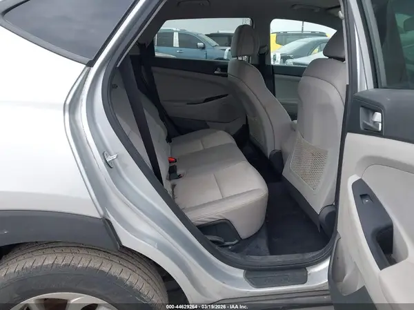 KM8J3CA4XJU721429 2018 HYUNDAI TUCSON - Image 8