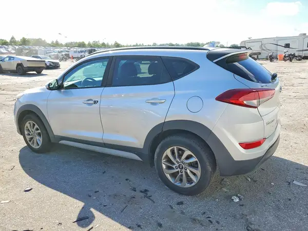 KM8J3CA4XJU723262 2018 HYUNDAI TUCSON - Image 2