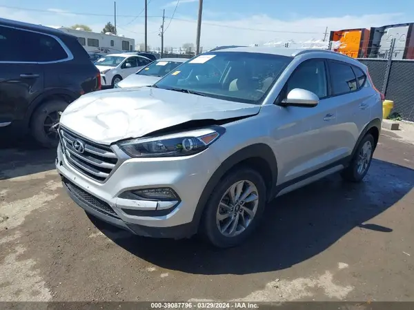 KM8J3CA4XJU726193 2018 HYUNDAI TUCSON - Image 2