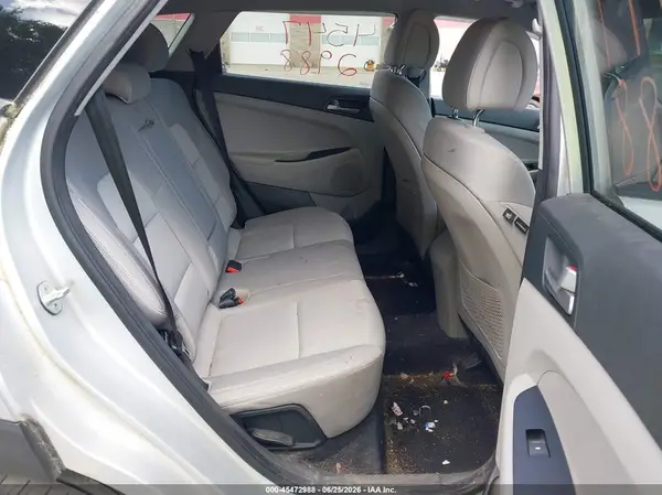 KM8J3CA4XJU726209 2018 HYUNDAI TUCSON - Image 8