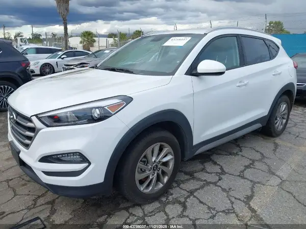 KM8J3CA4XJU727845 2018 HYUNDAI TUCSON - Image 2