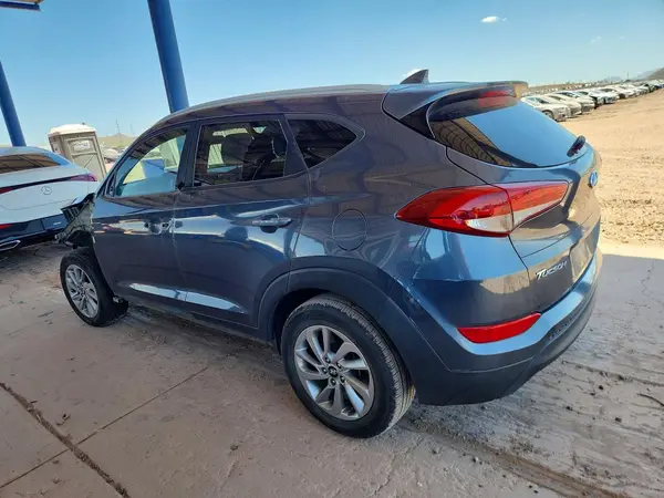 KM8J3CA4XJU730308 2018 HYUNDAI TUCSON - Image 2