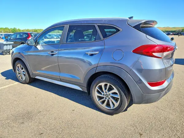 KM8J3CA4XJU734407 2018 HYUNDAI TUCSON - Image 2