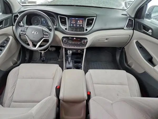 KM8J3CA4XJU744032 2018 HYUNDAI TUCSON - Image 8
