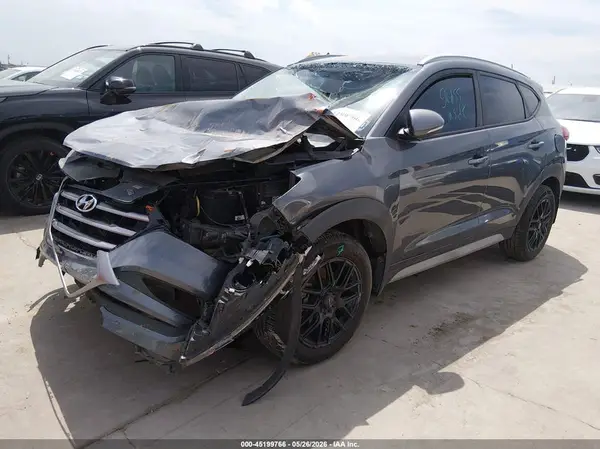 KM8J3CA4XJU755368 2018 HYUNDAI TUCSON - Image 2