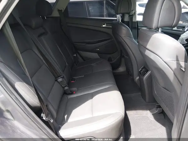 KM8J3CA4XJU755368 2018 HYUNDAI TUCSON - Image 8